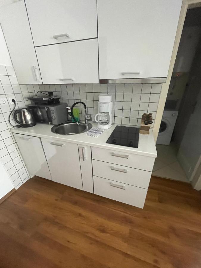 Apartment Deluxe Im Медулин Екстериор снимка
