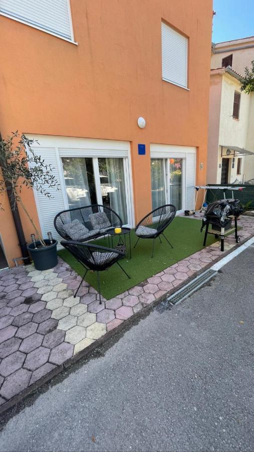 Apartment Deluxe Im Медулин Екстериор снимка