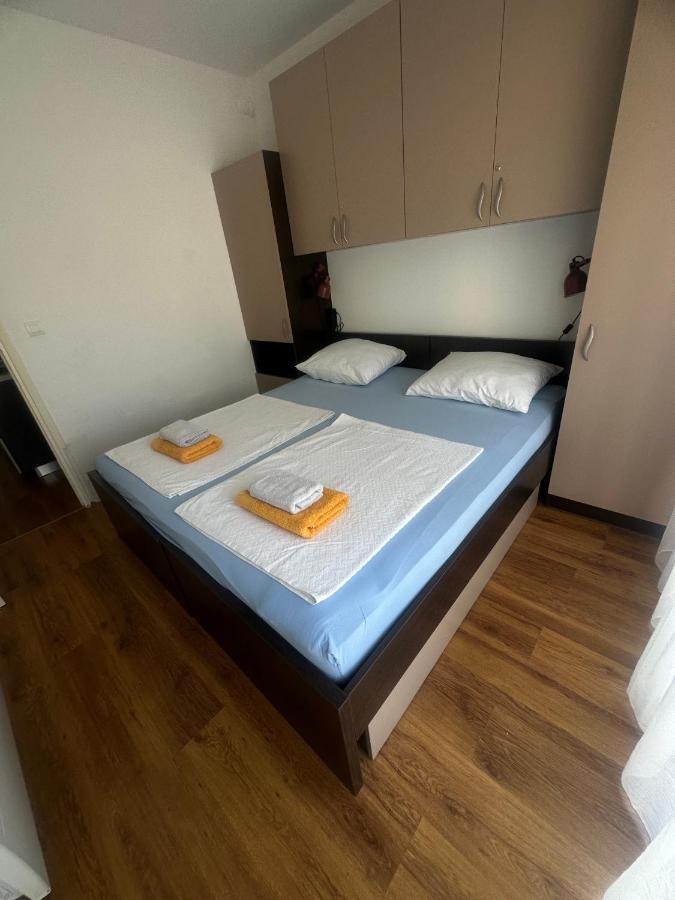 Apartment Deluxe Im Медулин Екстериор снимка